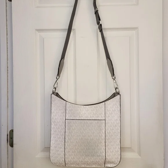 Michael Kors crossbody purse - Picture 5 of 5